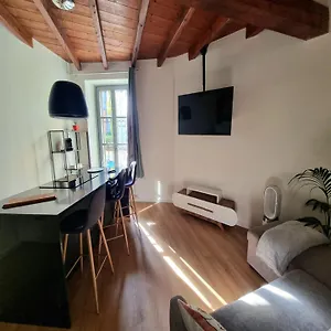 https://villa-suite-folli.it-lombardy.com